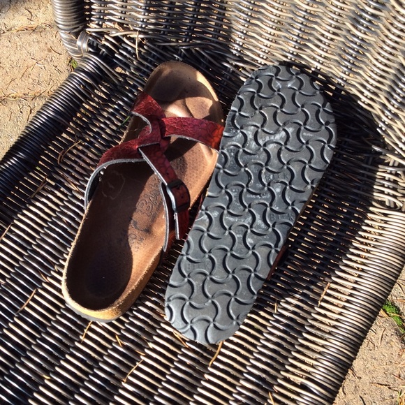 Birkis Birkenstock’s sandals Red straps, Sz 8-8.5 - Picture 4 of 5